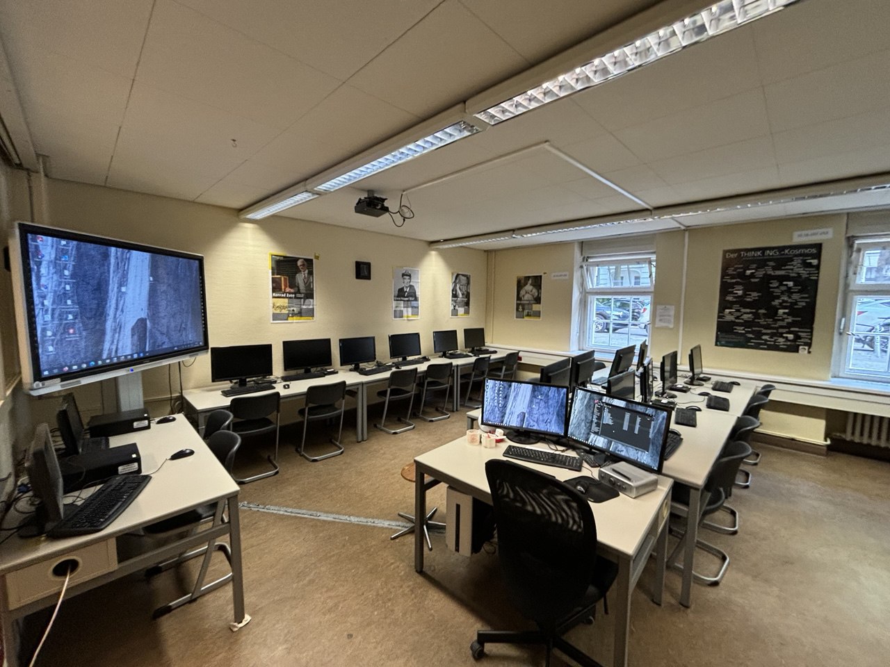 Computerraum Com1 der Informatik